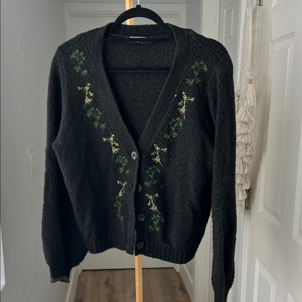 DISTURBIA Dawsonia Embroidered Knit Button Down Crop Cardigan Black M - Picture 4 of 8